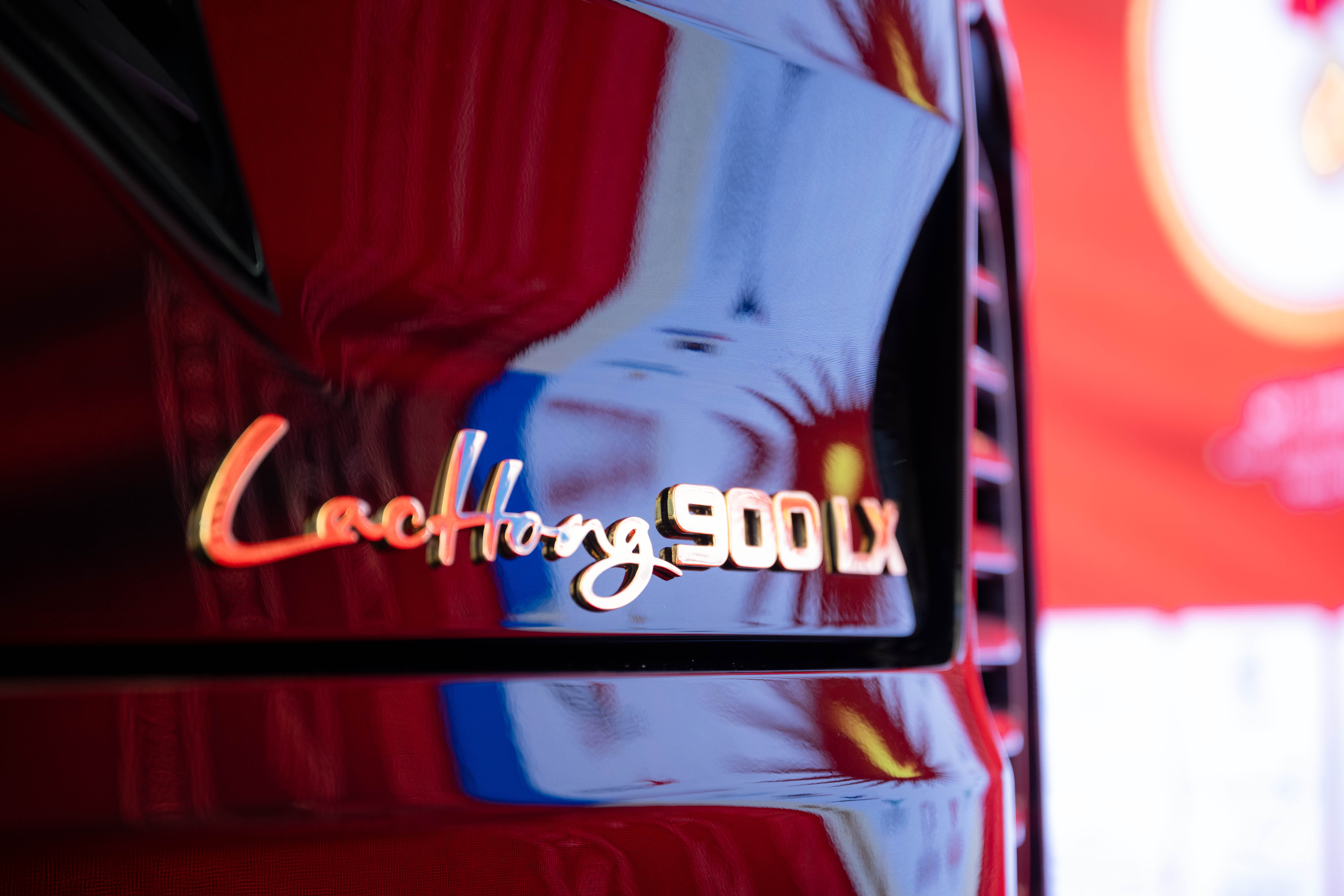 Cận cảnh “chuyên cơ mặt đất” Lạc Hồng 900 LX dành riêng để đưa đón nguyên thủ quốc tế- Ảnh 2.