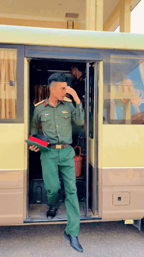 ezgif 2a3b32d3e8468f