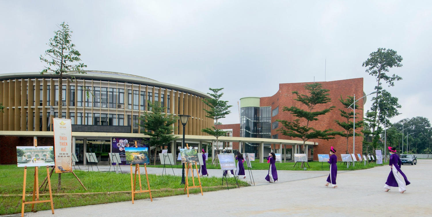 Một địa phương đổi địa điểm tổ chức cầu truyền hình Chung kết Olympia 2025 gấp vì bão số 12 - Ảnh 2. Một địa phương đổi địa điểm tổ chức cầu truyền hình Chung kết Olympia 2025 gấp vì bão số 12 - Ảnh 2.