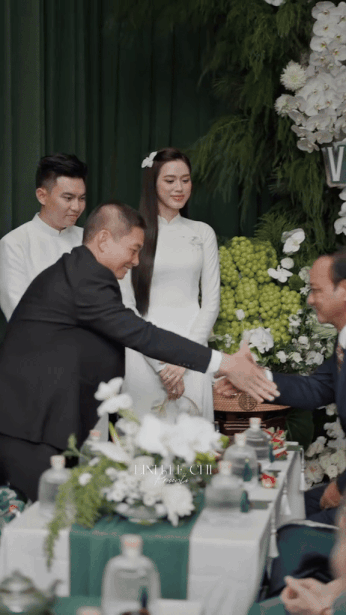 ezgif 43596e552bf099