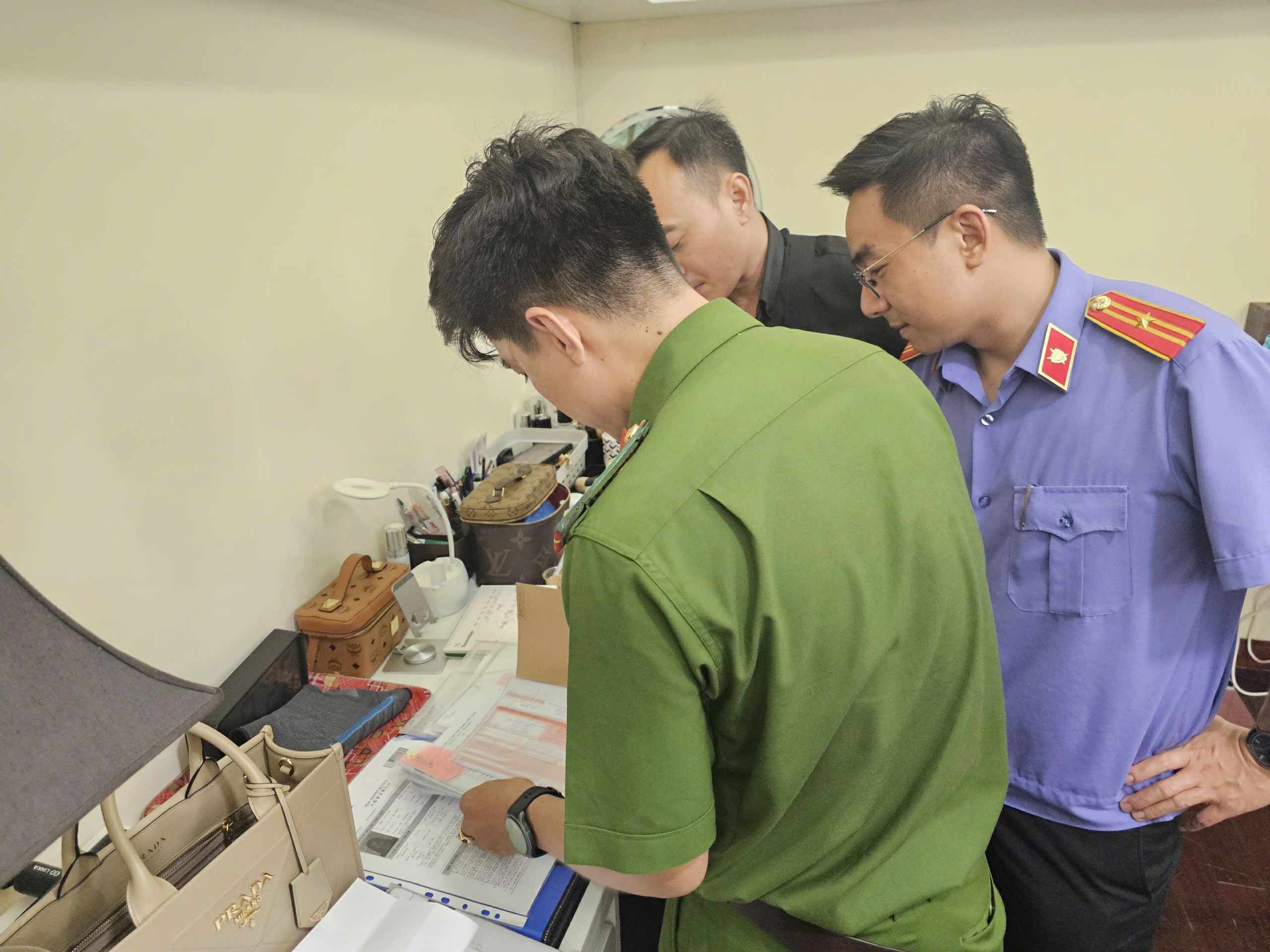 5549866691990773261657302835222204127424156n