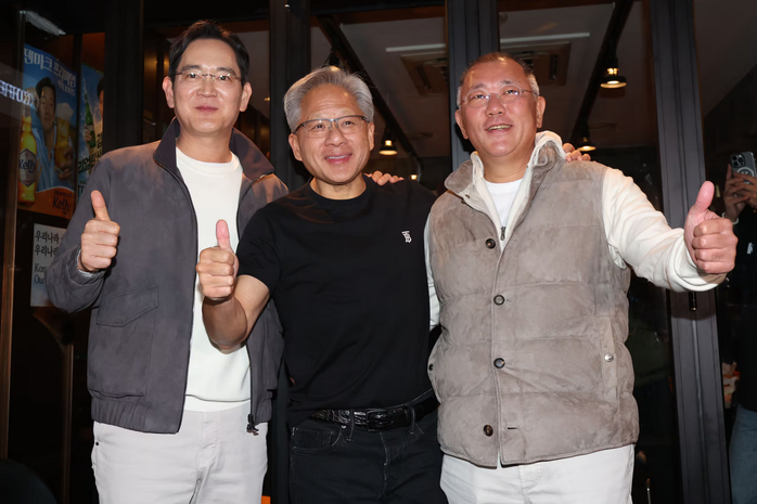 1761869448-screenshot-2025-10-31-at-00-45-22-nvidia-ceo-samsung-and-hyundai-chiefs-forge-ai-partnership-over-chimaek-dinner-7862-width698height465.png