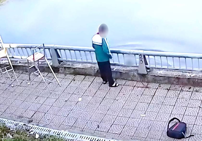 3 17623889161561773820627