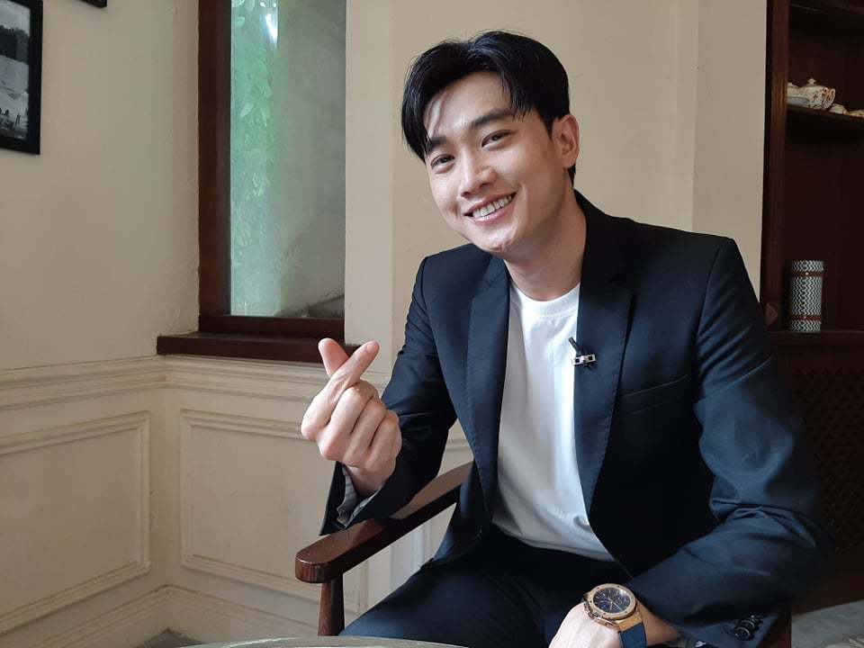 livestream voi dien vien quoc truong vai vu trong ve nha di con