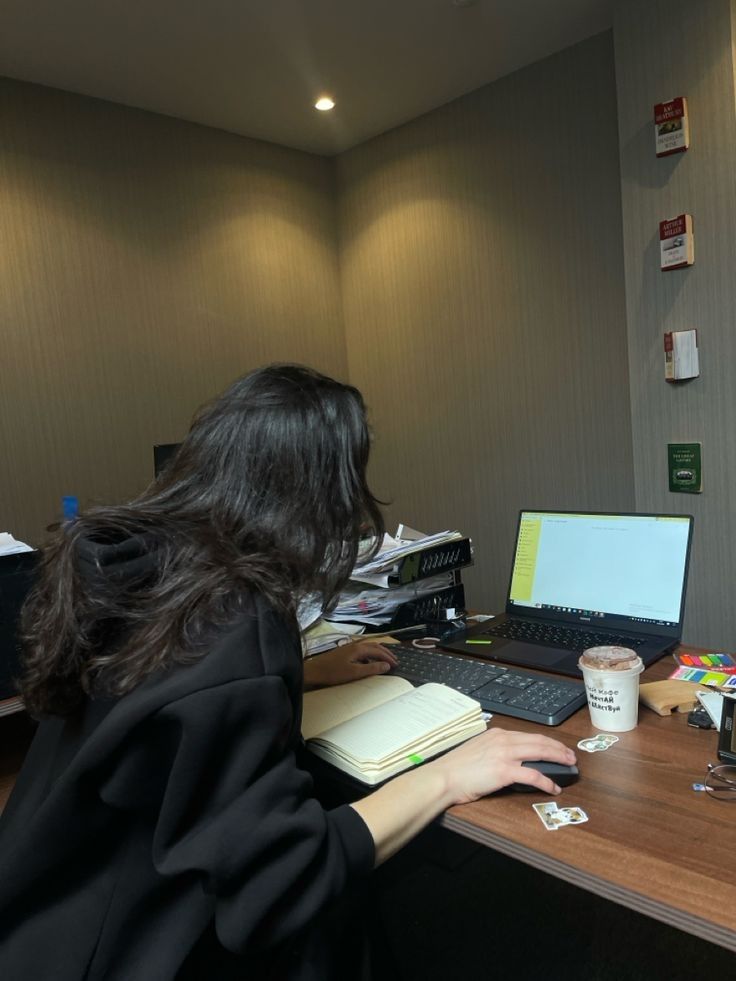 e1b98eb4076eb2c09b2e68f31399e617