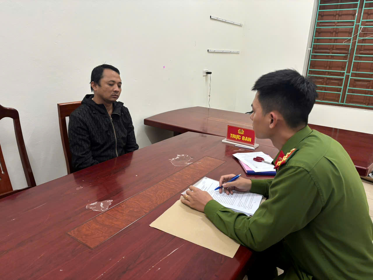 anh doi tuong nguyen duy hoan tai co quan cong an