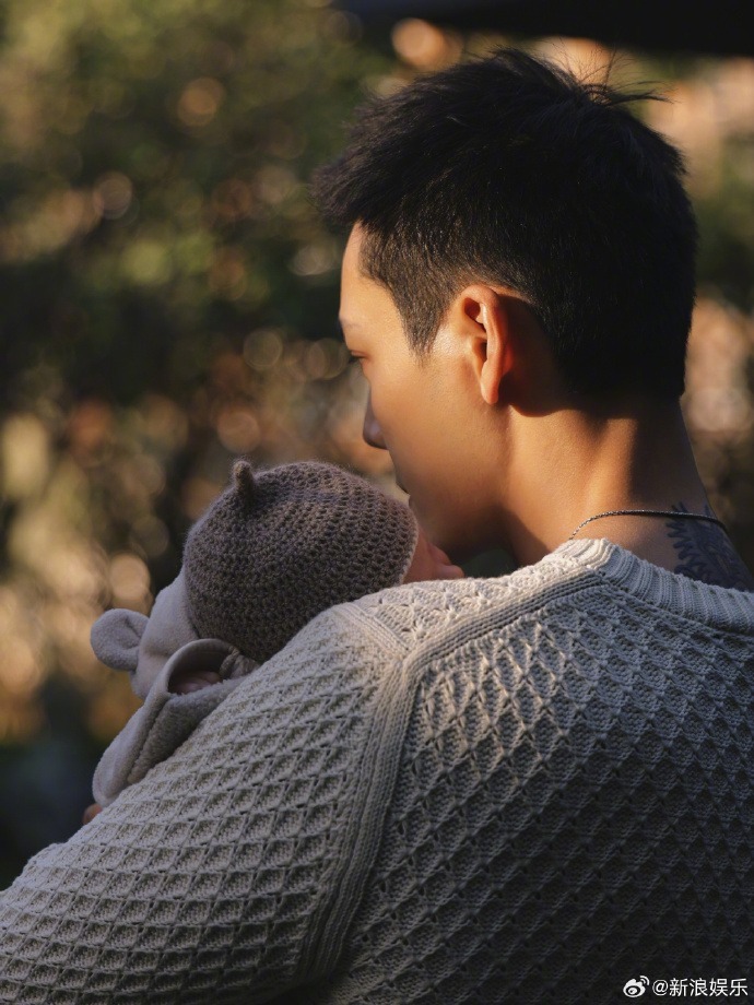 001na93igy1i6gasv7mi5j61jk223qv61