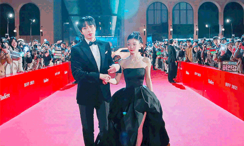 ezgif 8d1b90fb3e9af103