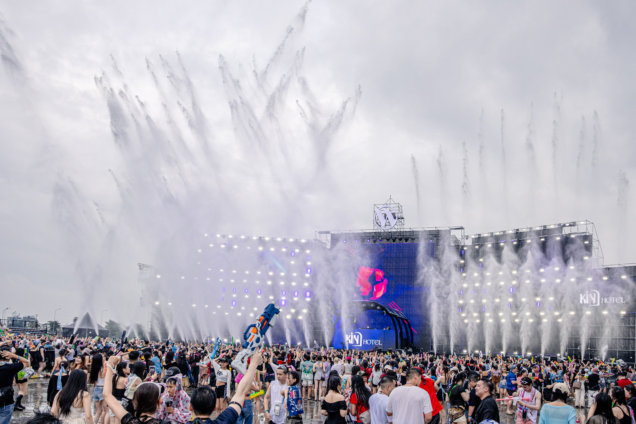 469984152183611355461878027611907469039133056n