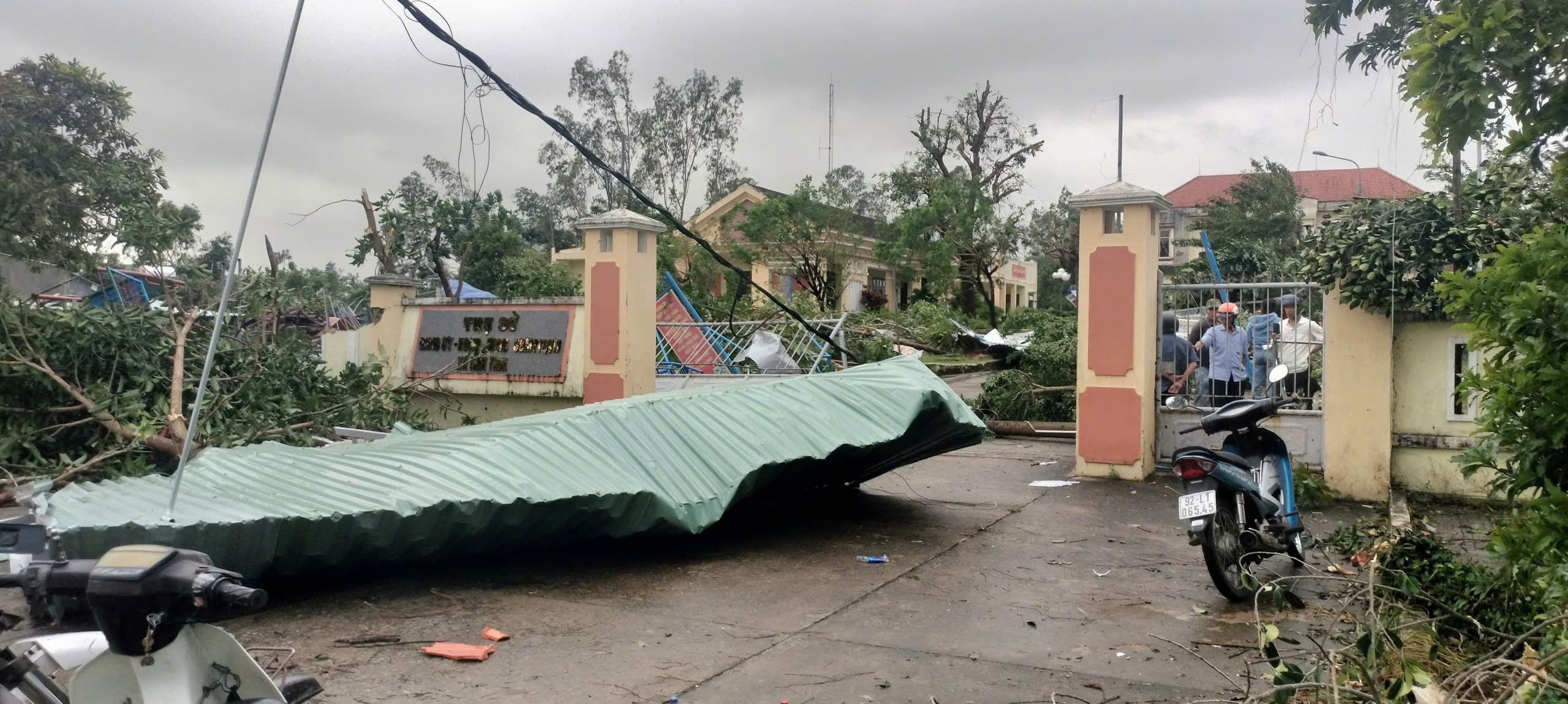 z723166021324035a5f847e86abf1ad86f81e7d952cb92