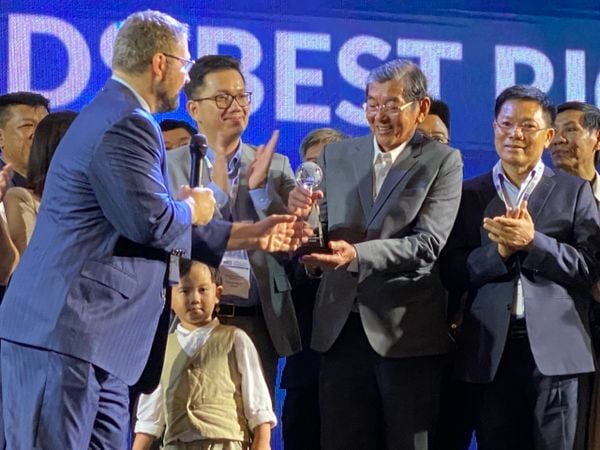 onghoquangcuanhangiaithanhtuutrondoitutrt96d1920c975b46c4b88d0db16b29fff0grande