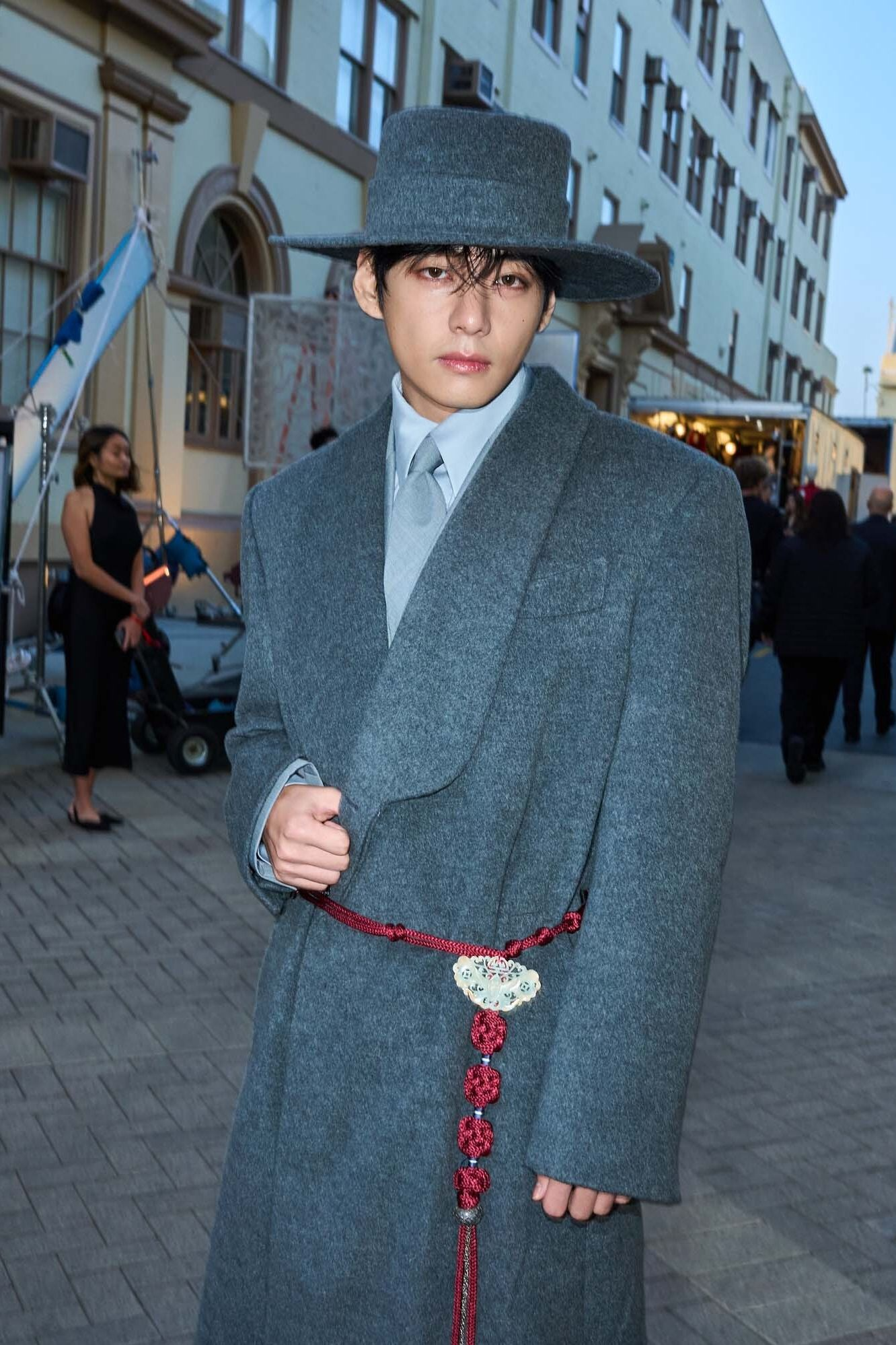 v vogue world hollywood