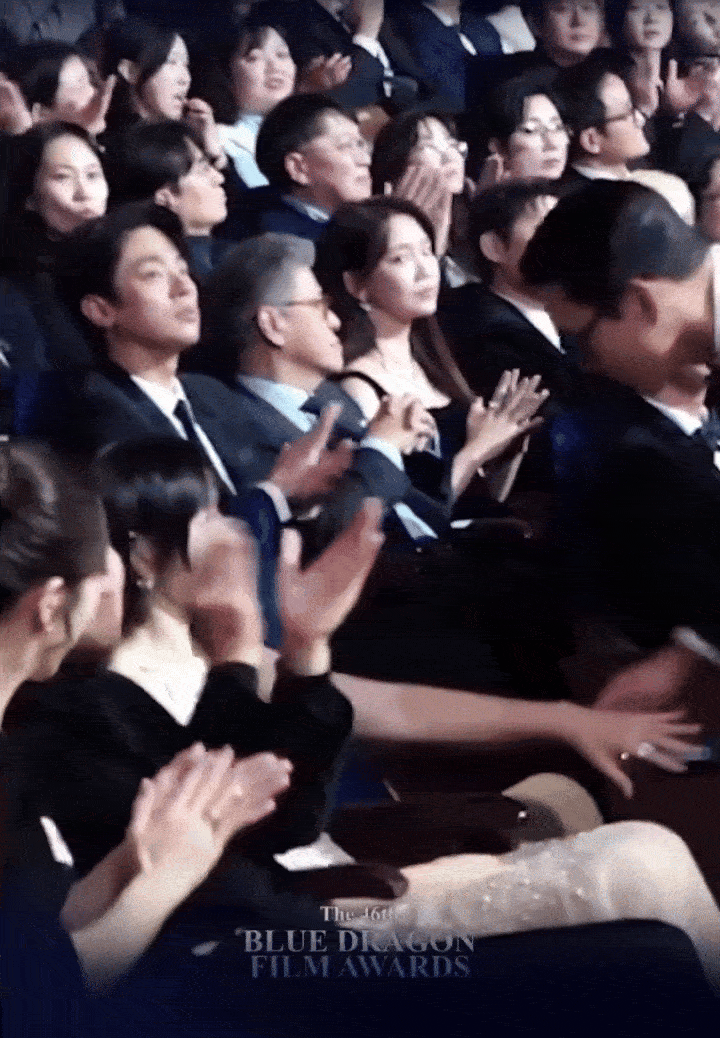 ezgif 499725c32f48f088