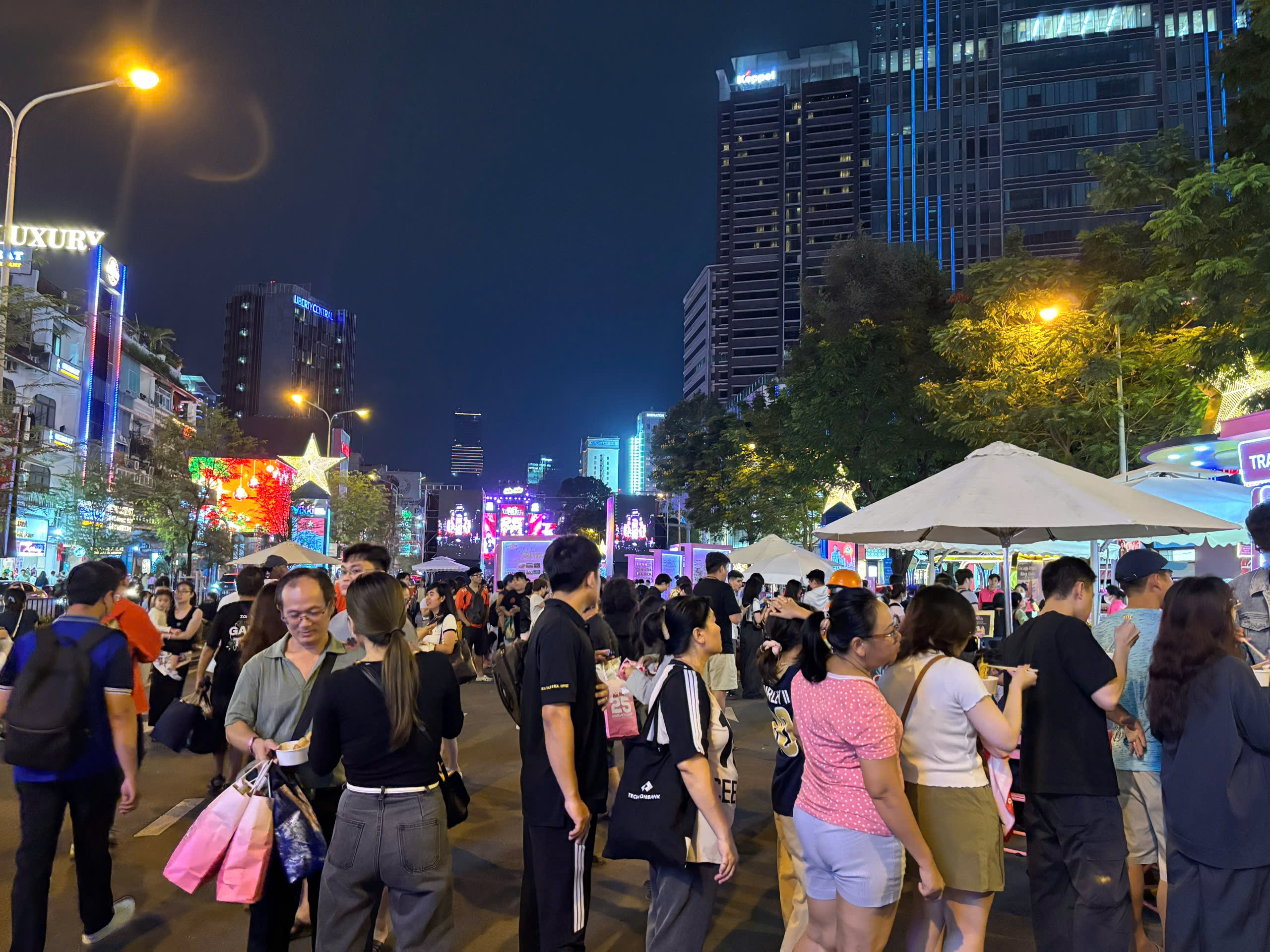 z7252176379145d426a75b0c77b48ed2f0f0eab6b6e722