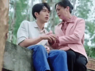 Ai làm ra phim Trung Quốc này điên thật rồi: Nữ chính hơn nam chính 30 tuổi, tam quan lệch lạc quá trời- Ảnh 1. Ai làm ra phim Trung Quốc này điên thật rồi: Nữ chính hơn nam chính 30 tuổi, tam quan lệch lạc quá trời- Ảnh 1.