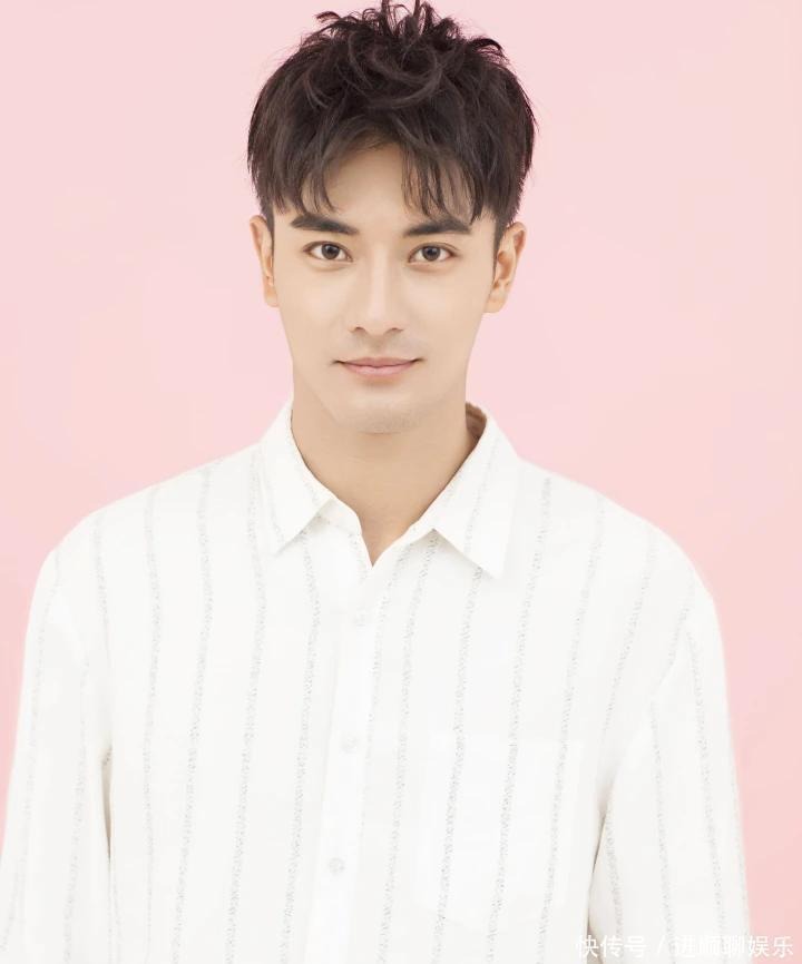 Ai làm ra phim Trung Quốc này điên thật rồi: Nữ chính hơn nam chính 30 tuổi, tam quan lệch lạc quá trời- Ảnh 4. Ai làm ra phim Trung Quốc này điên thật rồi: Nữ chính hơn nam chính 30 tuổi, tam quan lệch lạc quá trời- Ảnh 4.