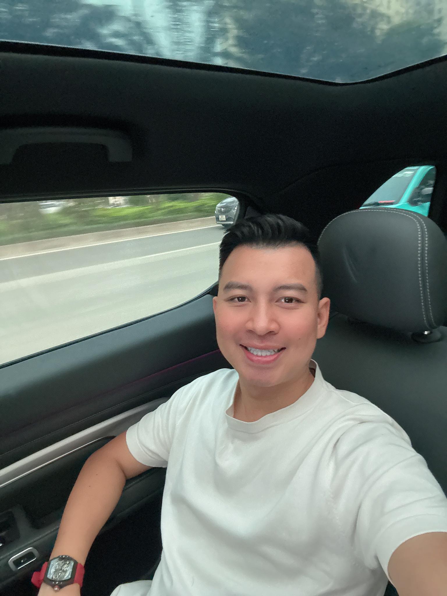 51834800339388563062595166308847611305892452n