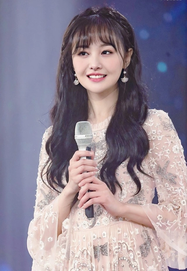 trinh sang xin loi 2 con sau scandal bi khan gia quay lung