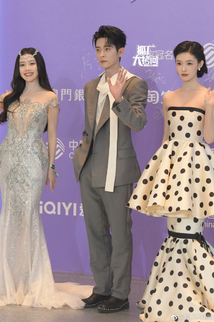 006g0zj5ly1i818r8z5rgj31j42ao4o8