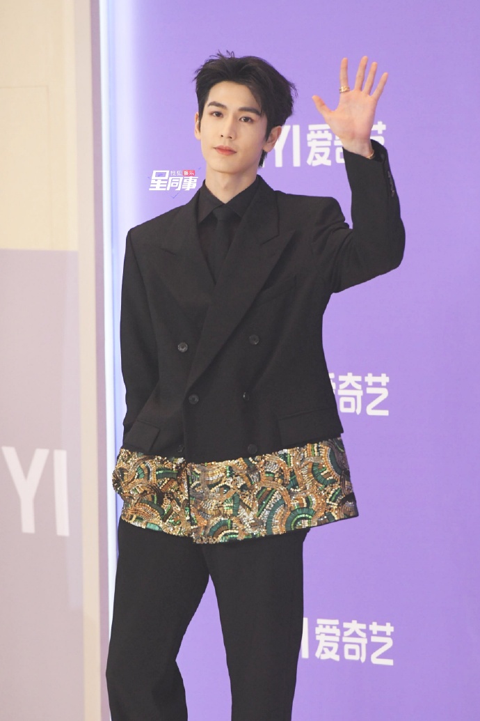 007jsrwsly1i819s38gw8j31et247h4v