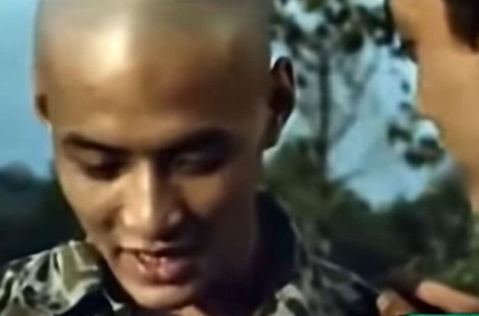 dien vien hong dang gay soc voi ngoai hinh dau troc loc chuyen gi day 74d1111757194f6db46d4dbd6a32e5c8 934