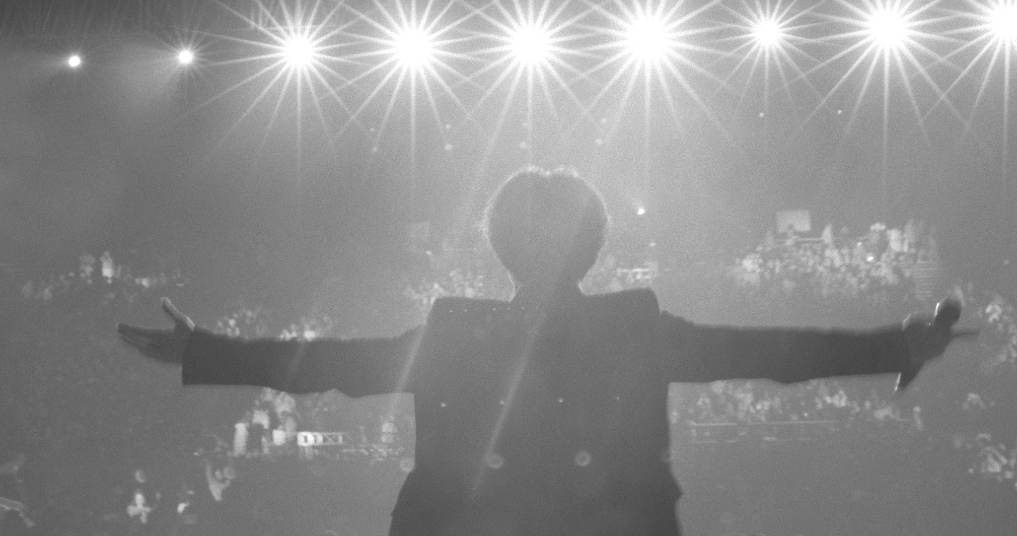 concert chan troi ruc ro