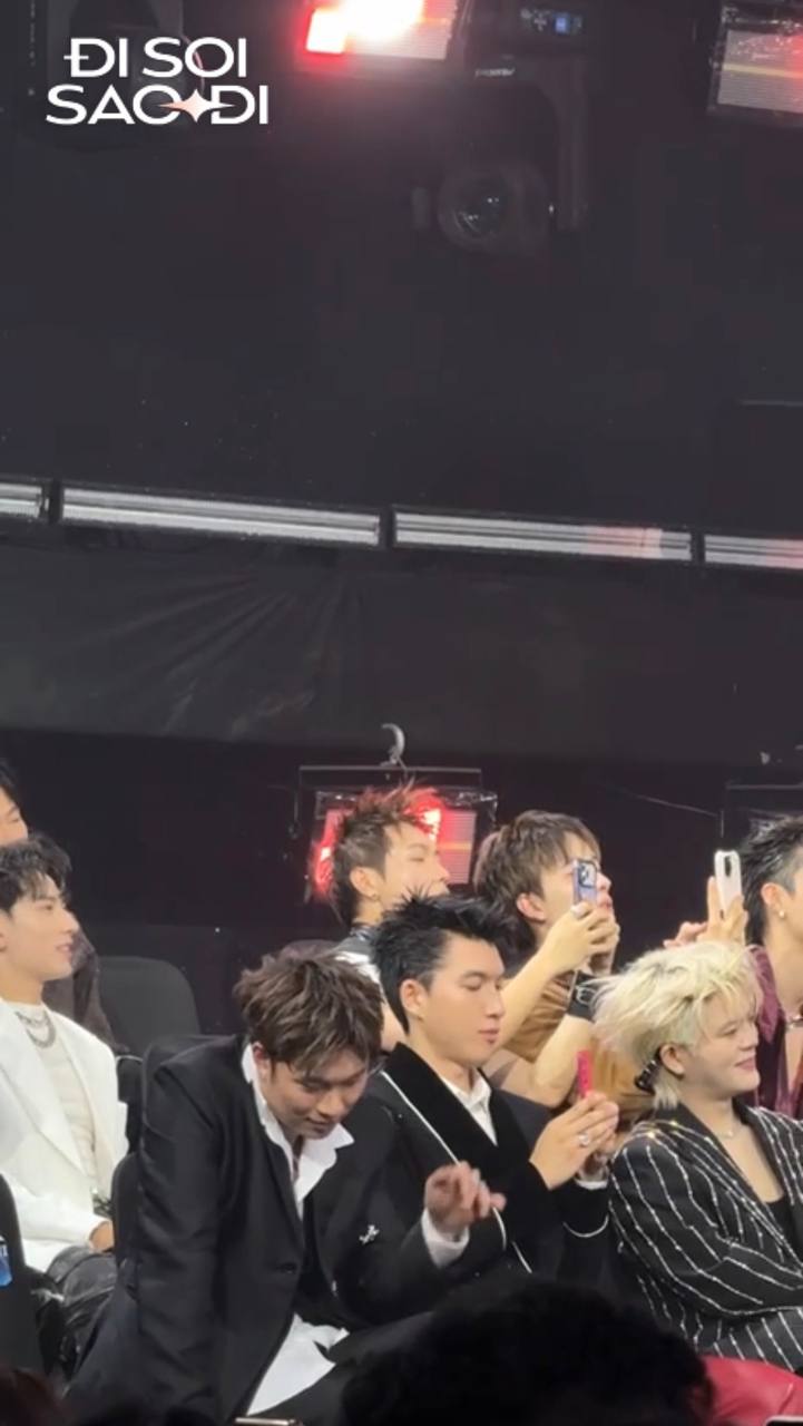 photo2025 12 1401 12 37