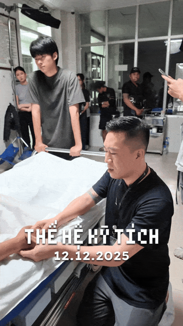 aodienhoangnamchichotrantucanhgoibangatutrongbenhvienecanhgoitenbamotcachmuotnhataodienhoangnamachiluoncachtrantudiensaochoracamxucnh ezgifcom video to gif converter 1compressed