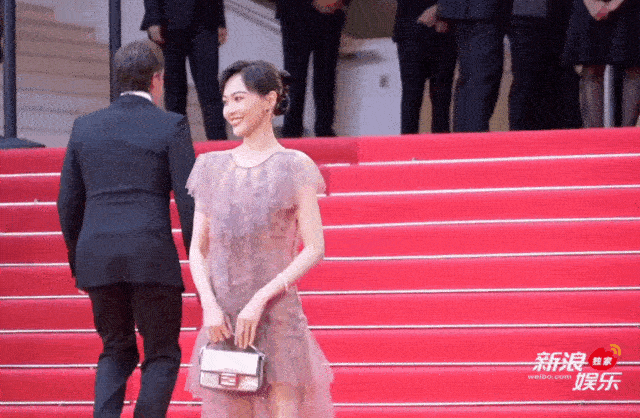 ezgif 1d343c1cf61974