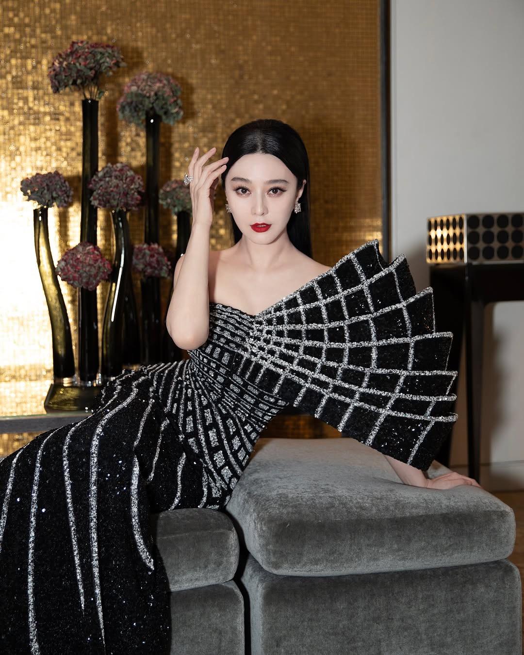fan bing bing in rahul mishra s s 2025 haute couture at the v0 bczdeo52bxke1