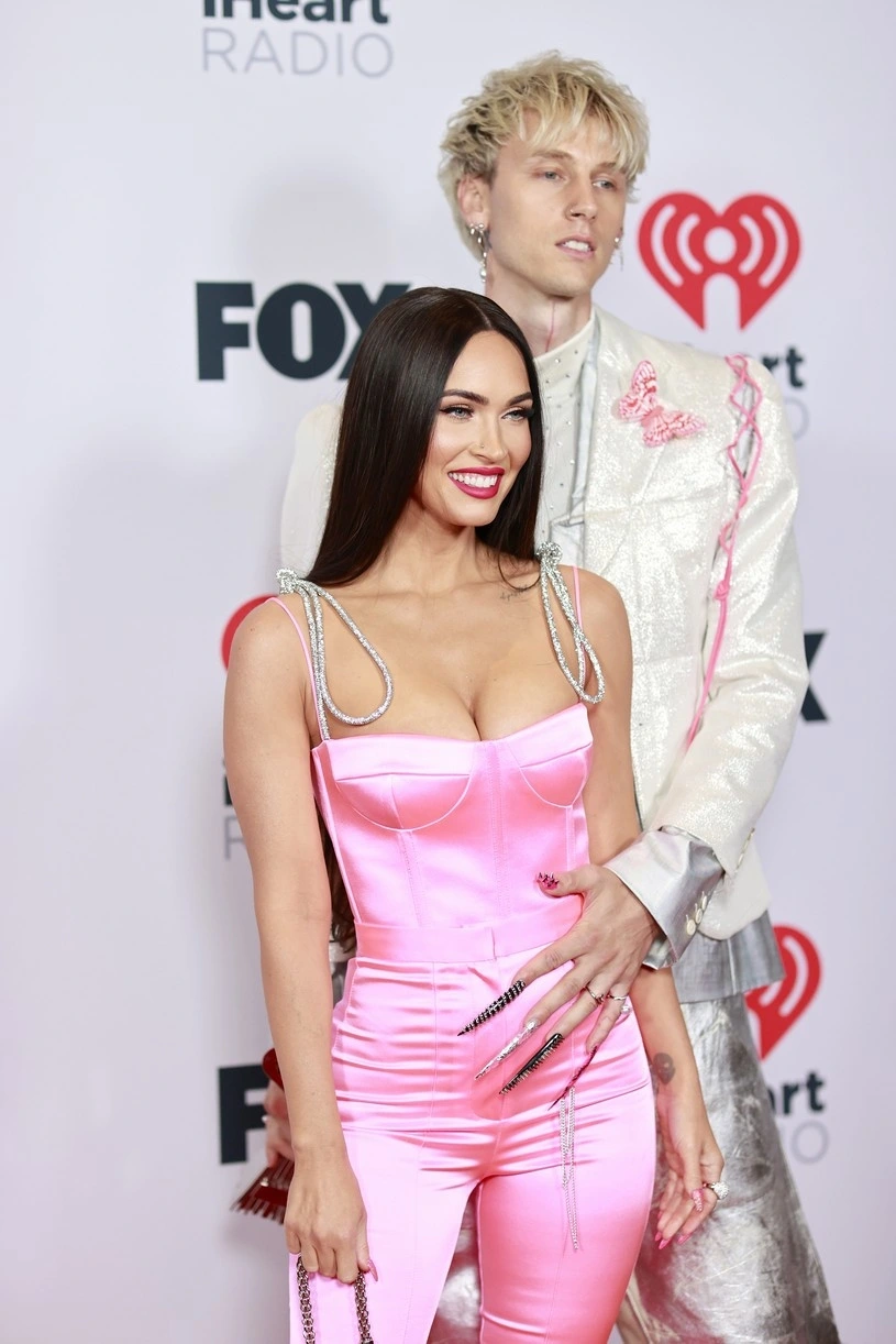 megan fox engaged to mgk video ring 08