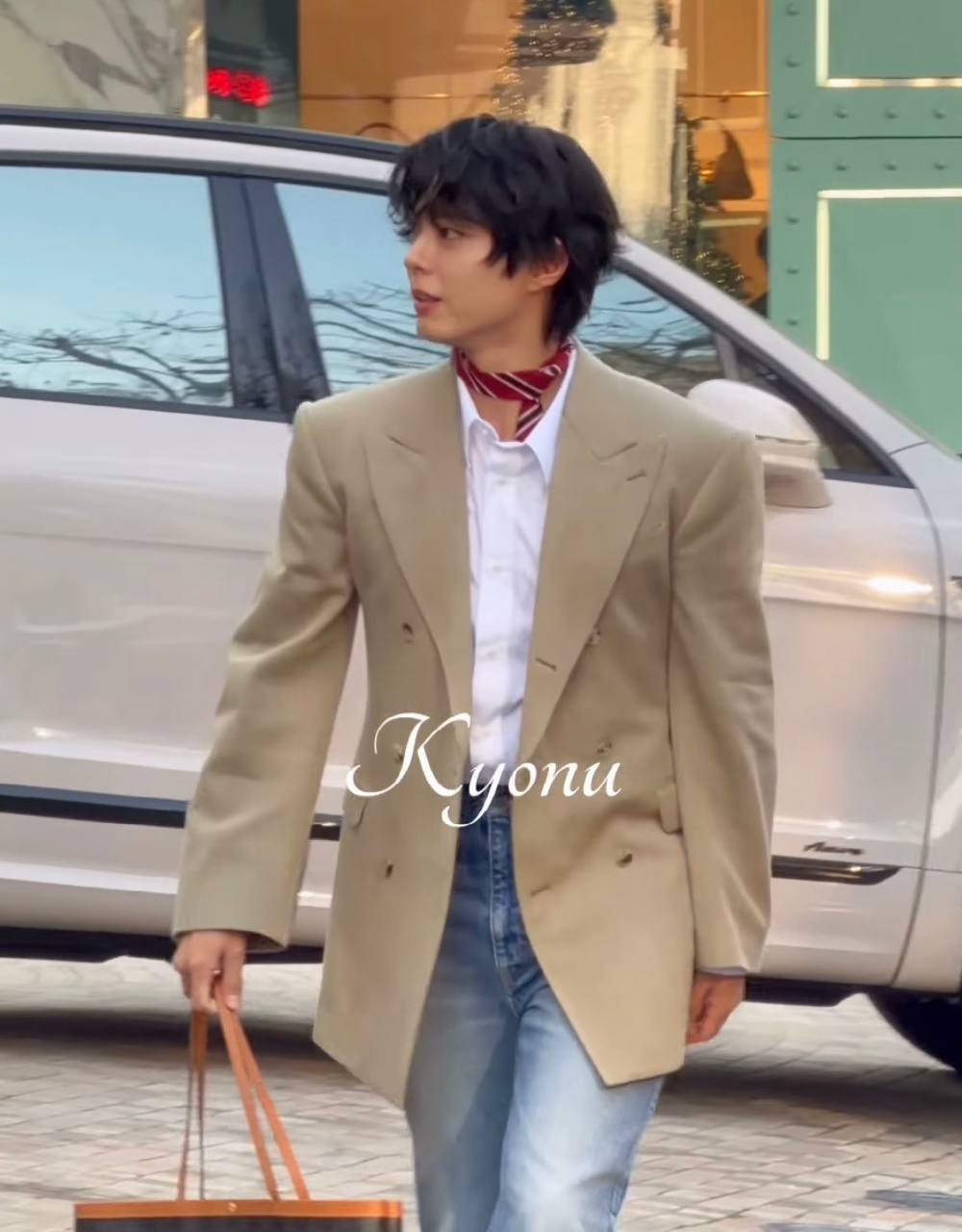 photo2025 12 1716 35 41