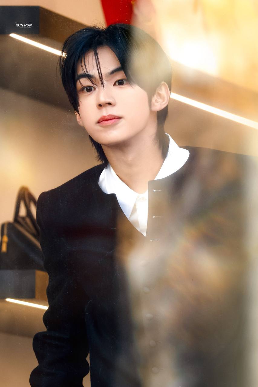 photo2025 12 1717 06 12