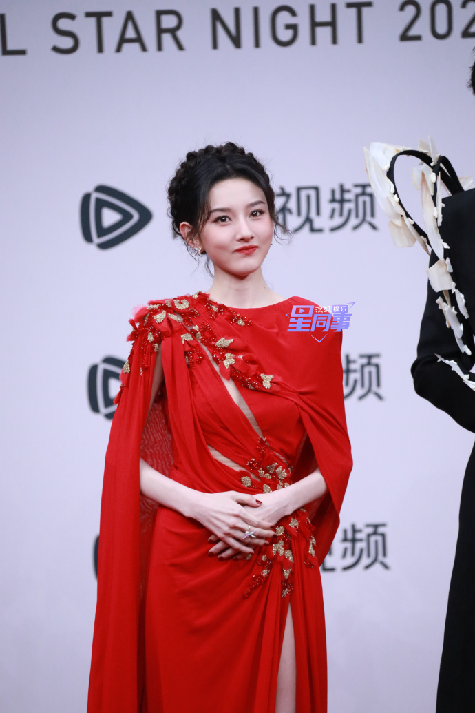 007jsrwsly1i8ijz4q6qlj323v35shdu