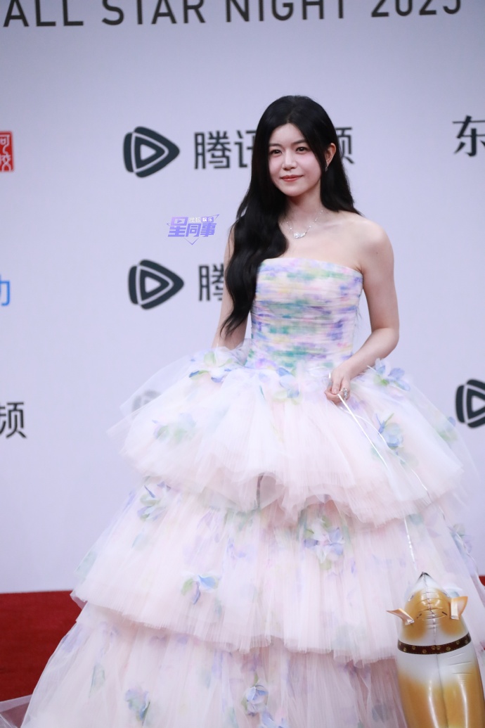 007jsrwsly1i8iljm7crzj323v35snpd