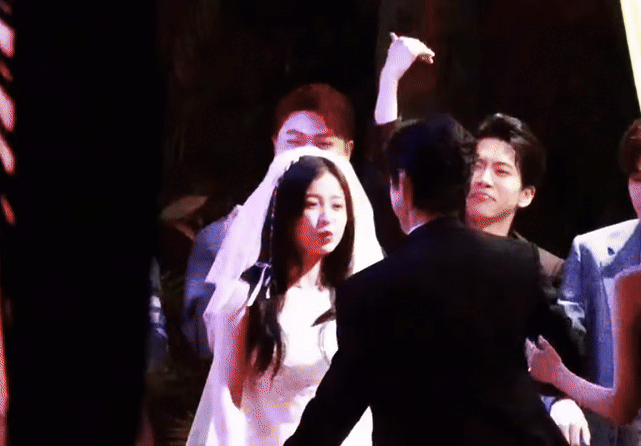 ezgif 555b94b9da8f4a 17403338342541260097083 1740359933338 17403599339081727039490 ezgifcom webp to gif converter