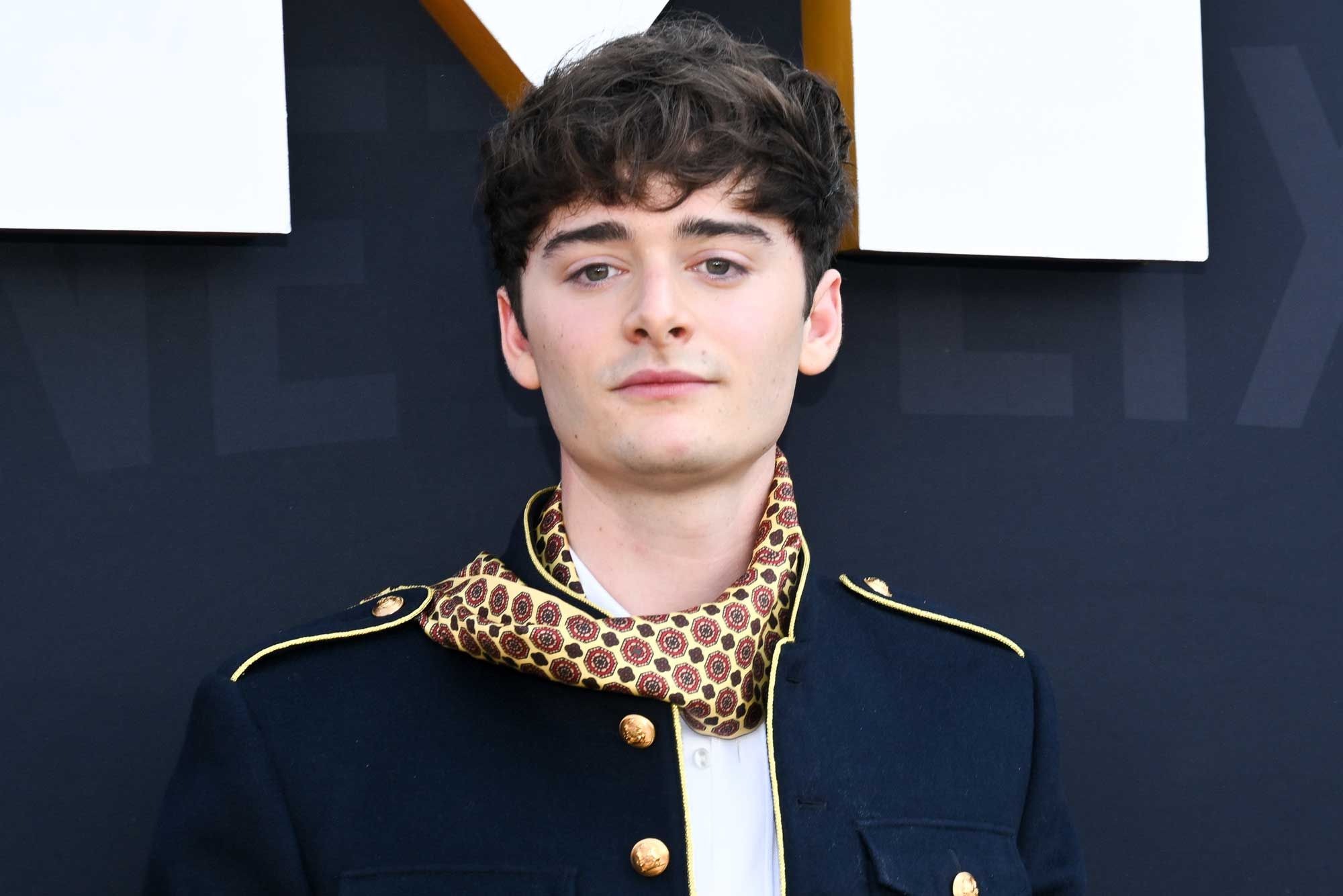 noah schnapp 101625 1 9849f96ce5