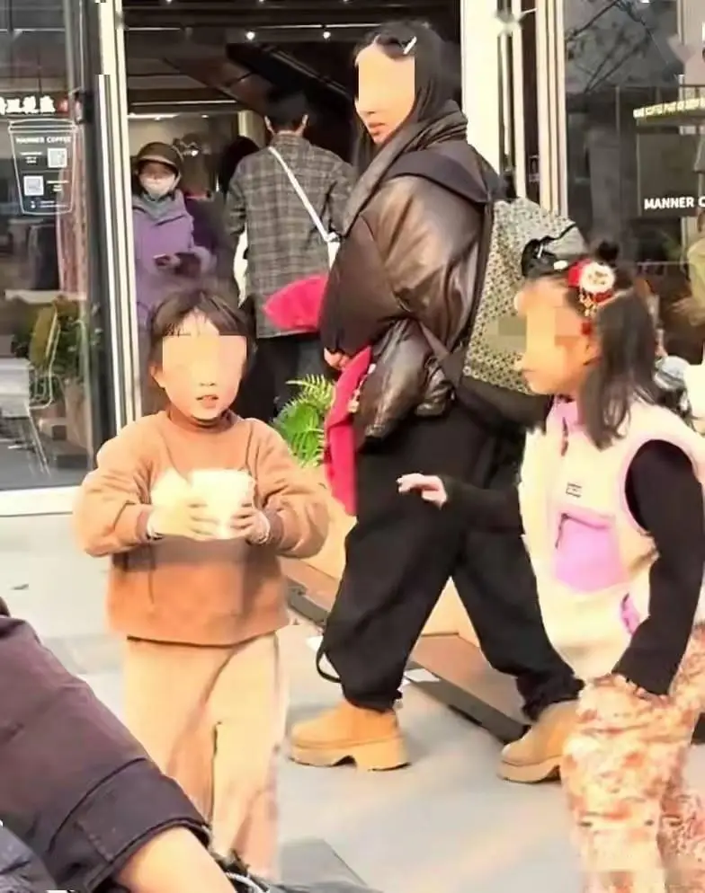 243b77d8afbf4c1e9e2c20c220b3d3f6