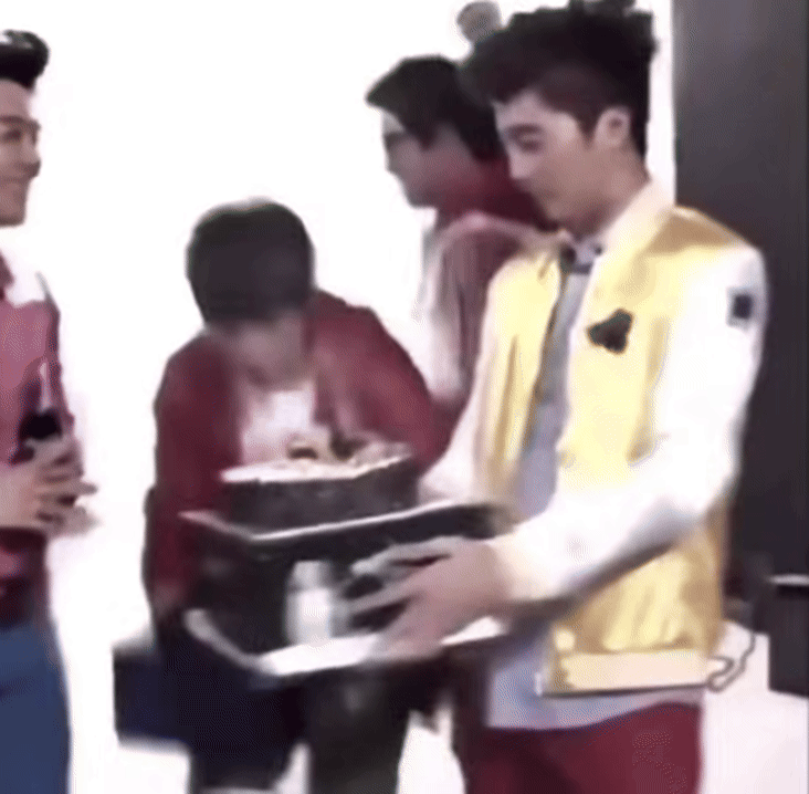 ezgif 417741f24fcbcc76