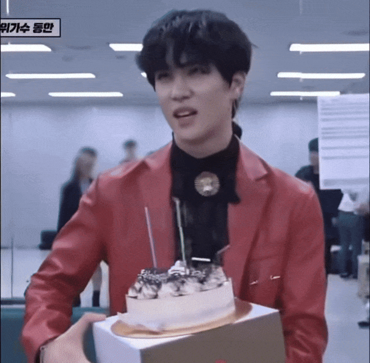 ezgif 4554a414090cfab9