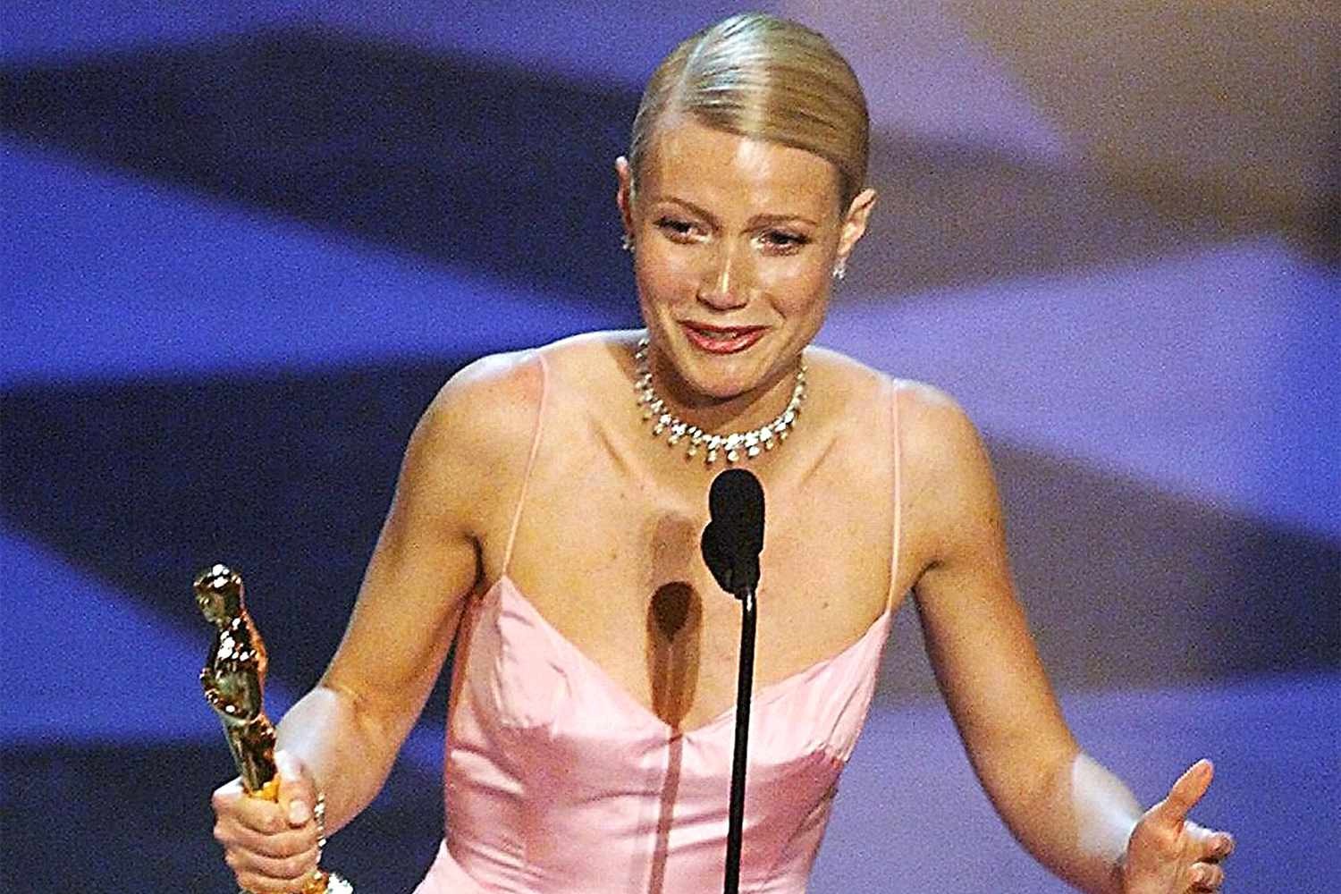 gwyneth paltrow oscar 050423 faa