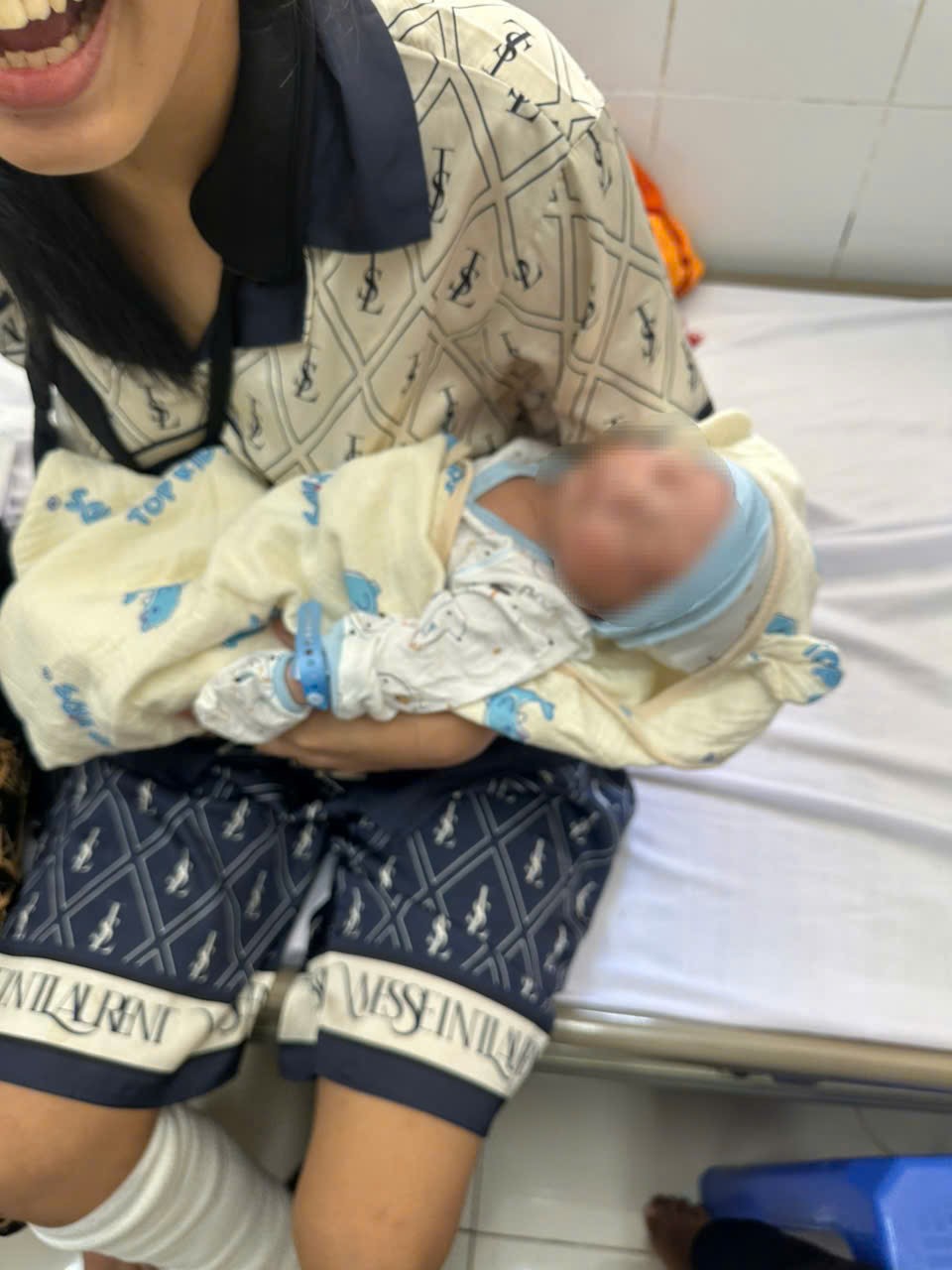 img17675859287941767585957376