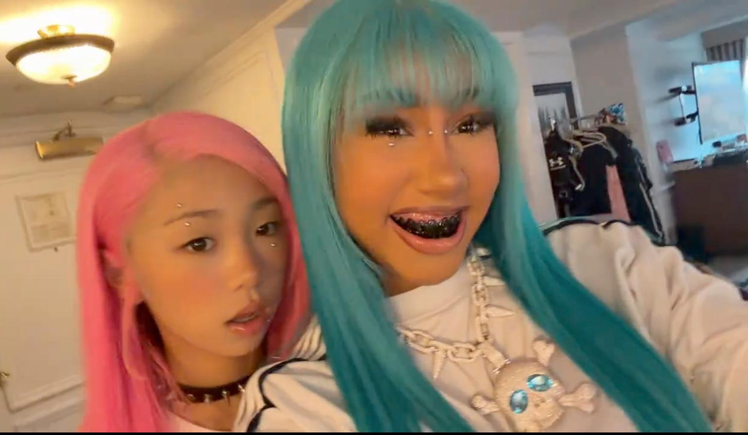 north west 12 shows off 11826356