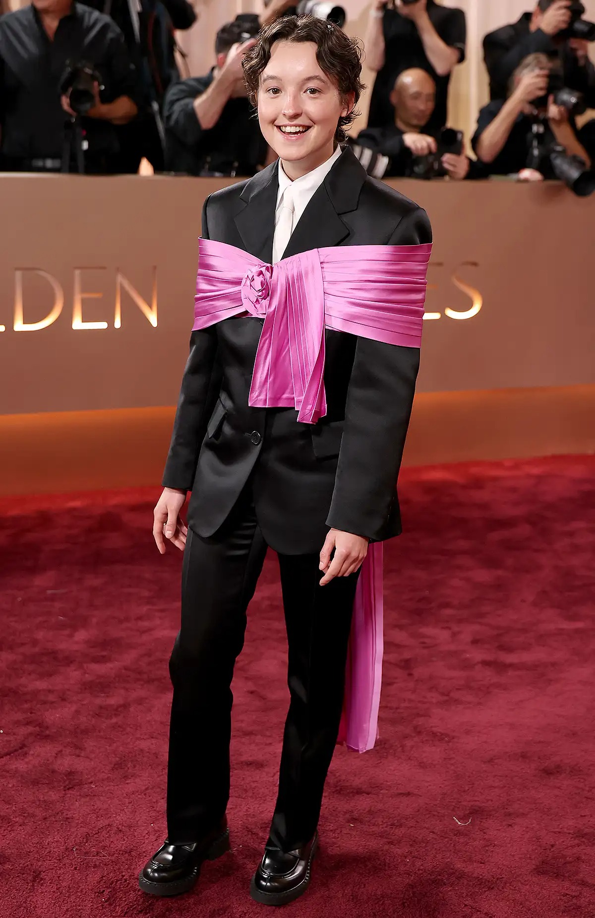 bella ramsey arrivals golden glo