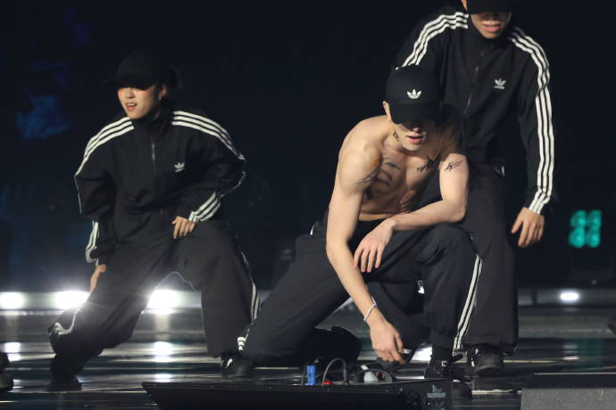 007ebdg2gy1i9e2zmtqkbj33xc2m81fu