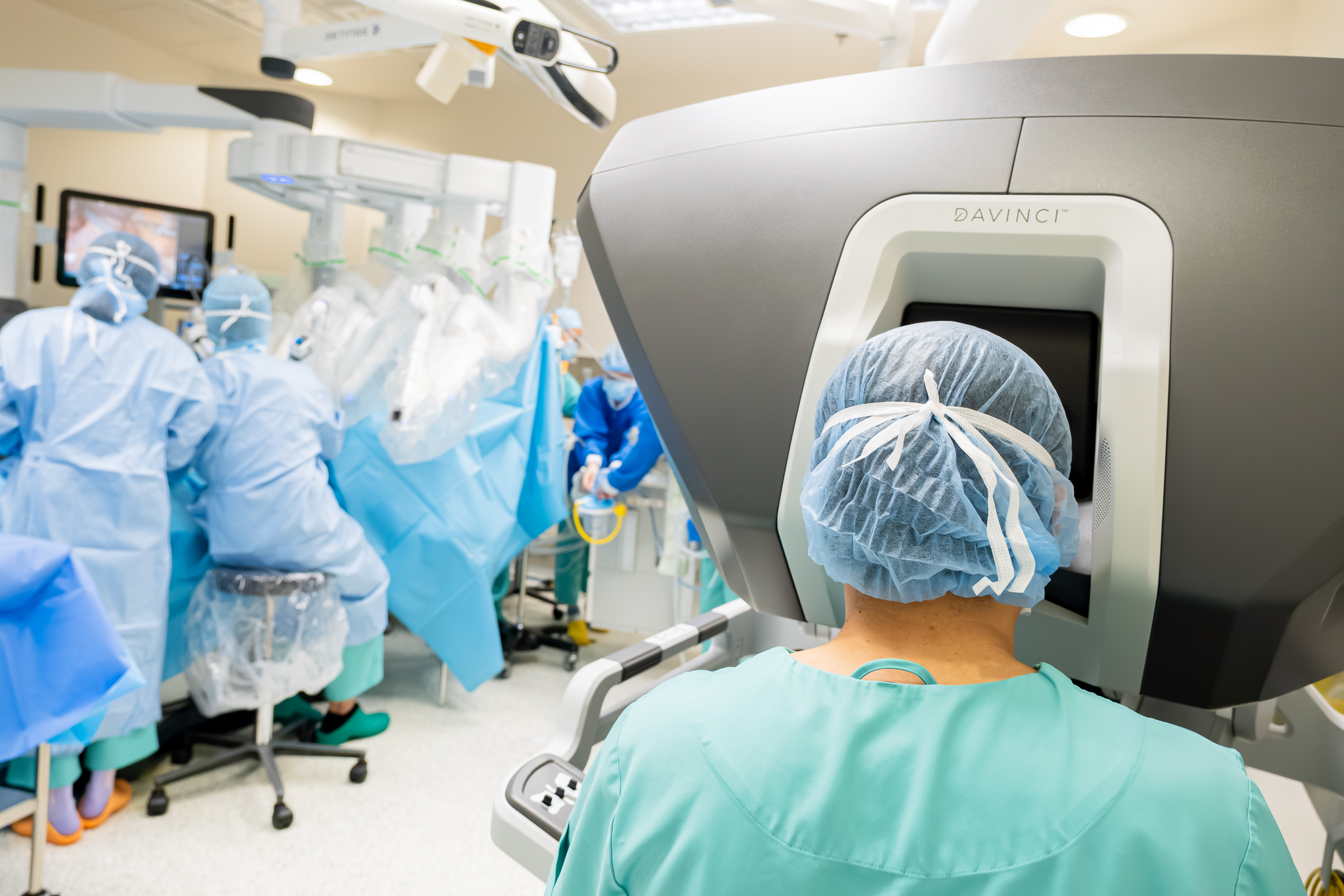 Ca đại phẫu &ldquo;gần như kh&ocirc;ng đau&rdquo; của bệnh nh&acirc;n ung thư phổi 72 tuổi nhờ robot Da Vinci Xi trị gi&aacute; 3 triệu USD- Ảnh 7.