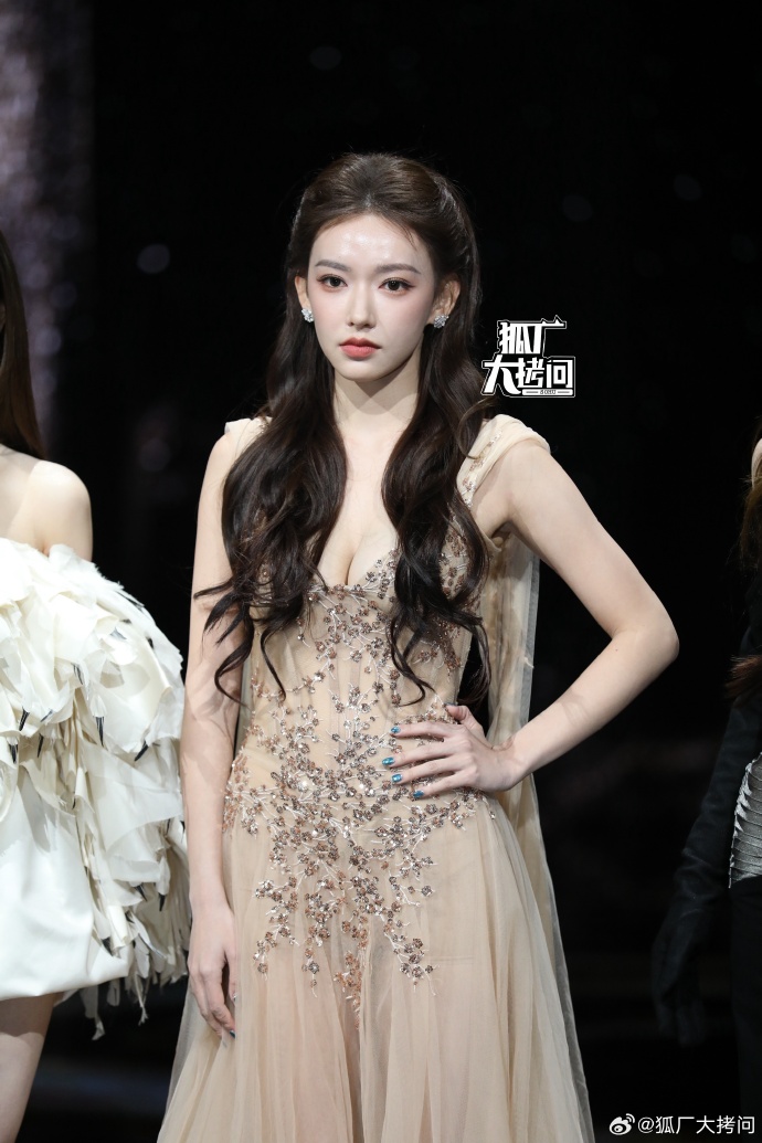 0077ahqlly1i9zozb1cnlj323v35s7wi 1