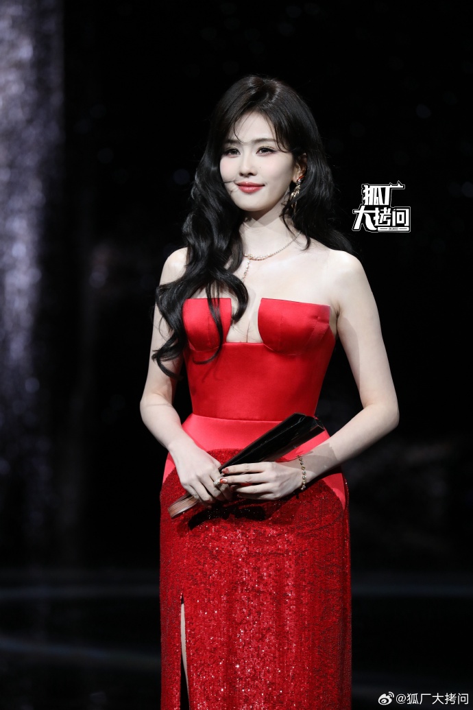 0077ahqlly1i9zrio2esej323v35s4qq