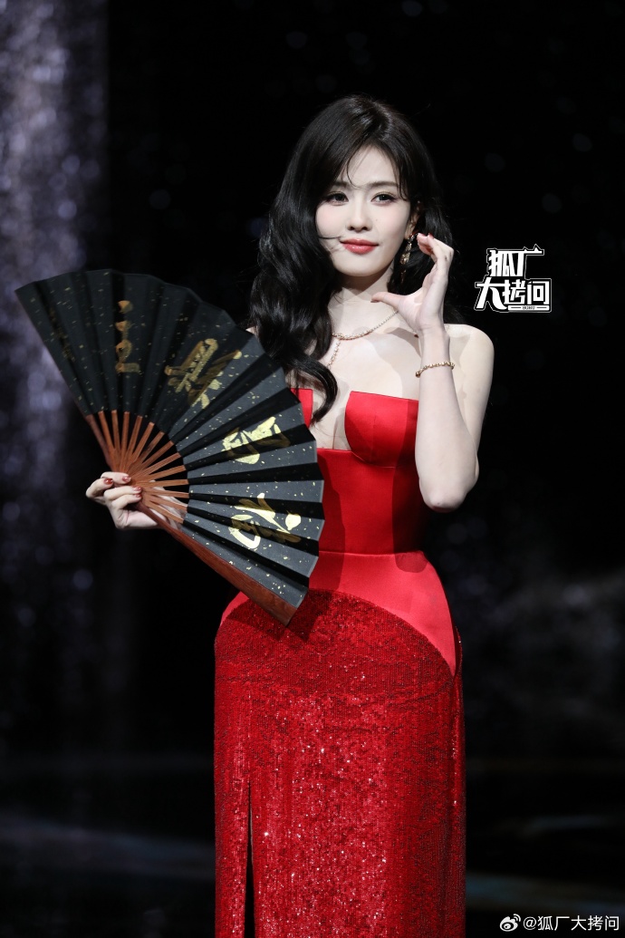 0077ahqlly1i9zriqy8y7j323v35se82 1