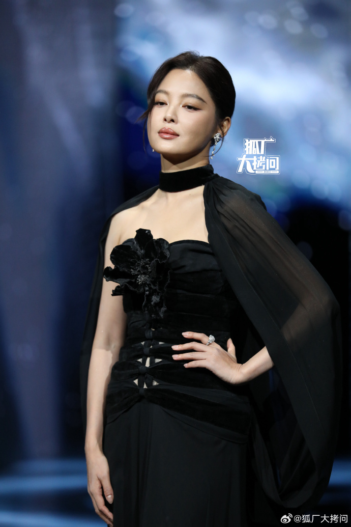 0077ahqlly1i9ztc1ywcwj323v35sb2a